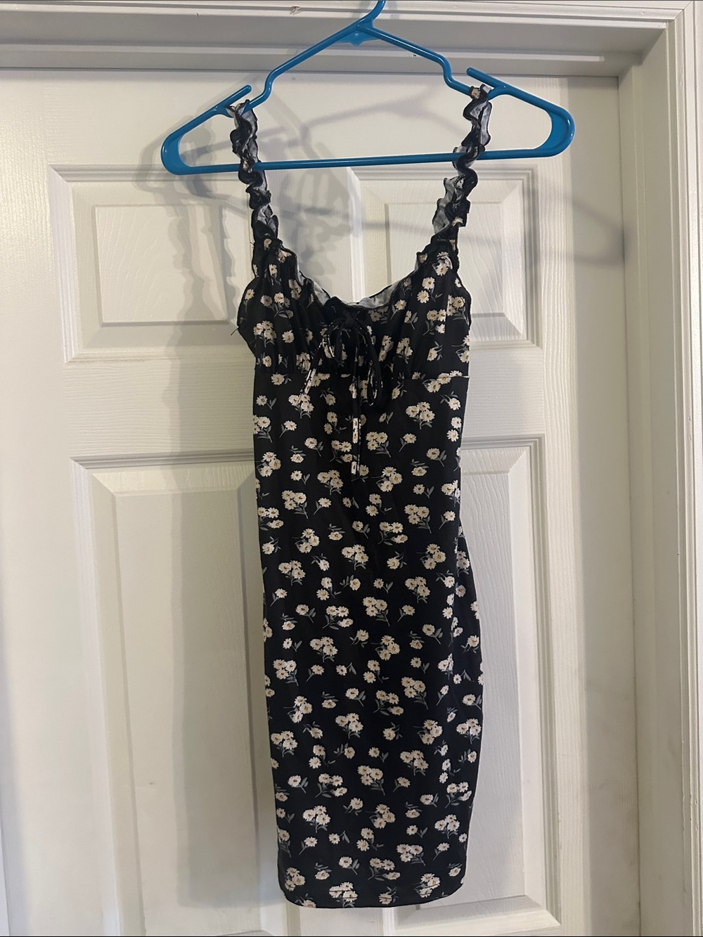 SHEIN Black Floral Ruffle Strap Mini Dress